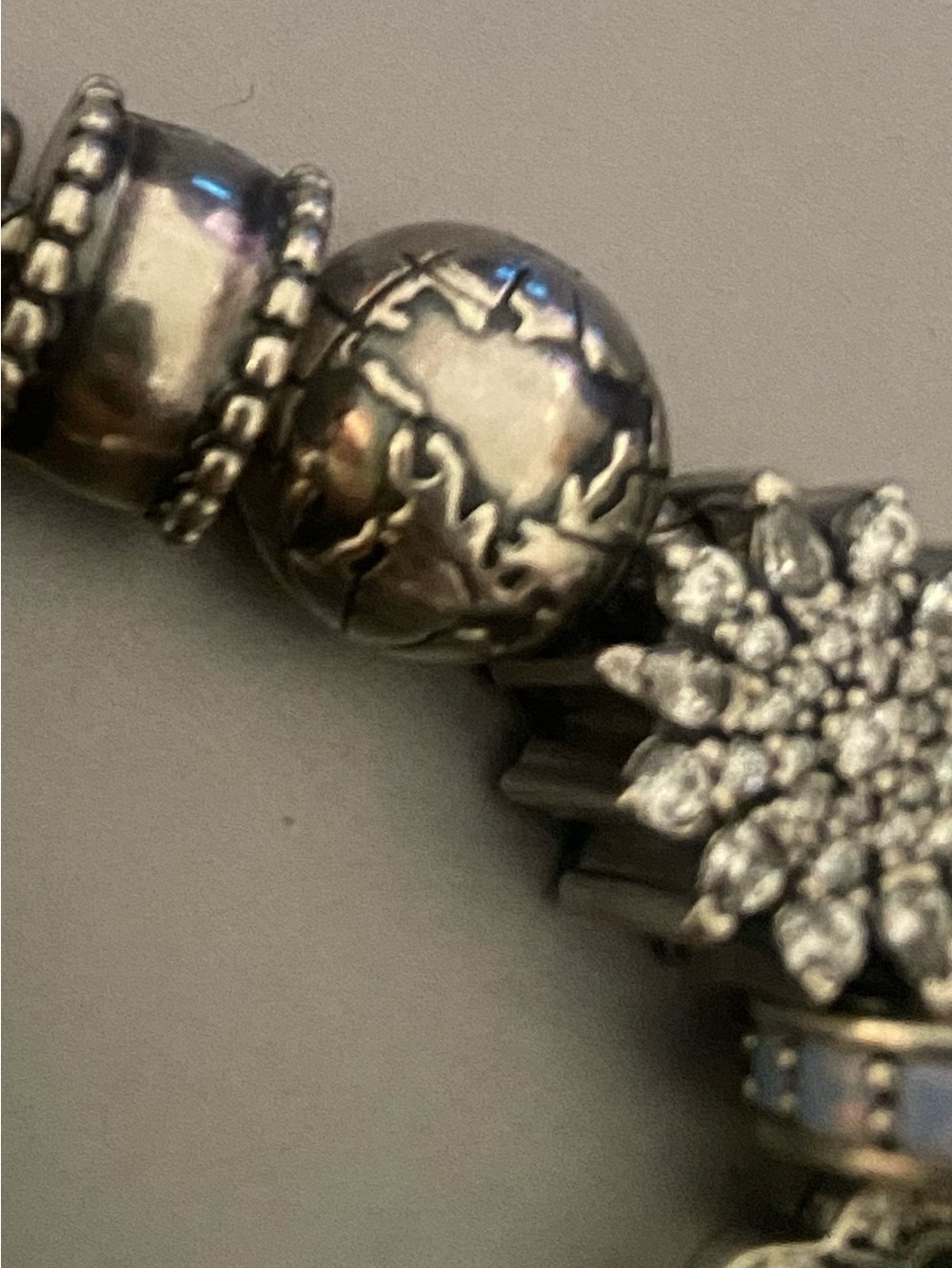 Icy Snowflake Charm - Picture 3 of 3